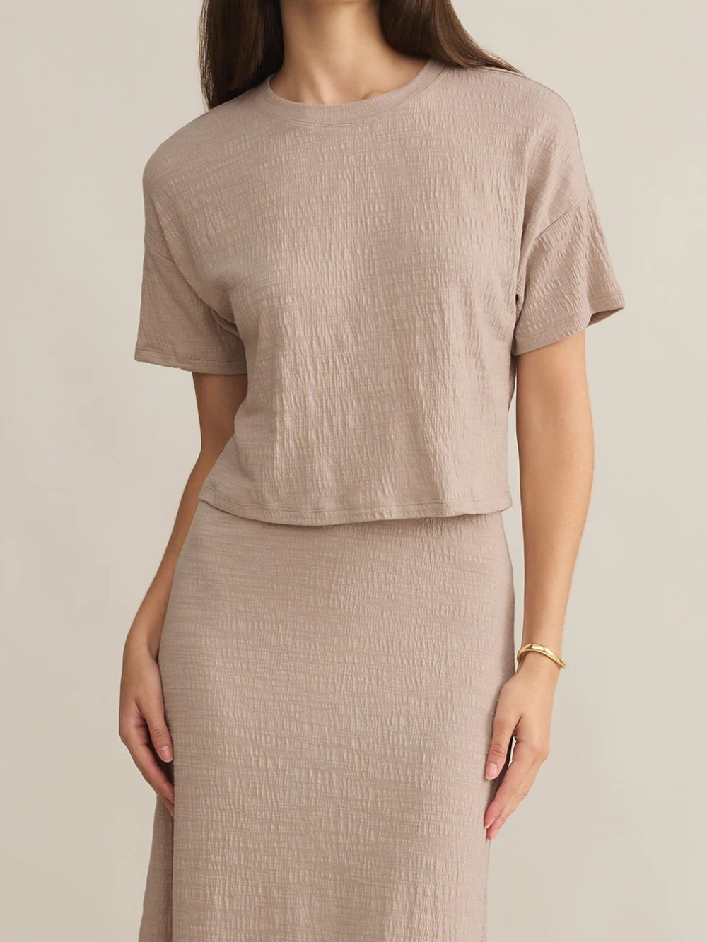 SWAY TEXTURED CROPPED TEE parchment color